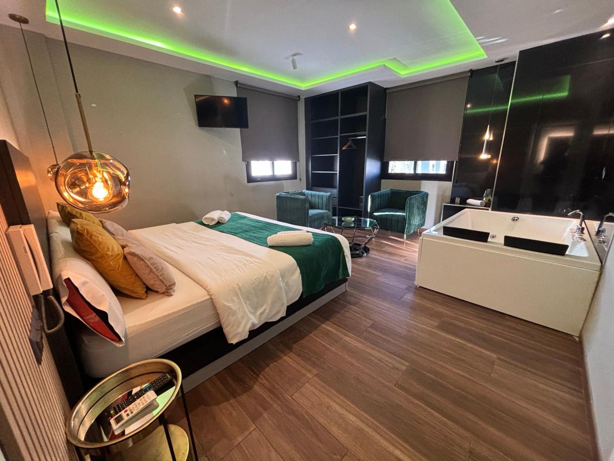 Daos Suites & Terrace 마르베야 외부 사진