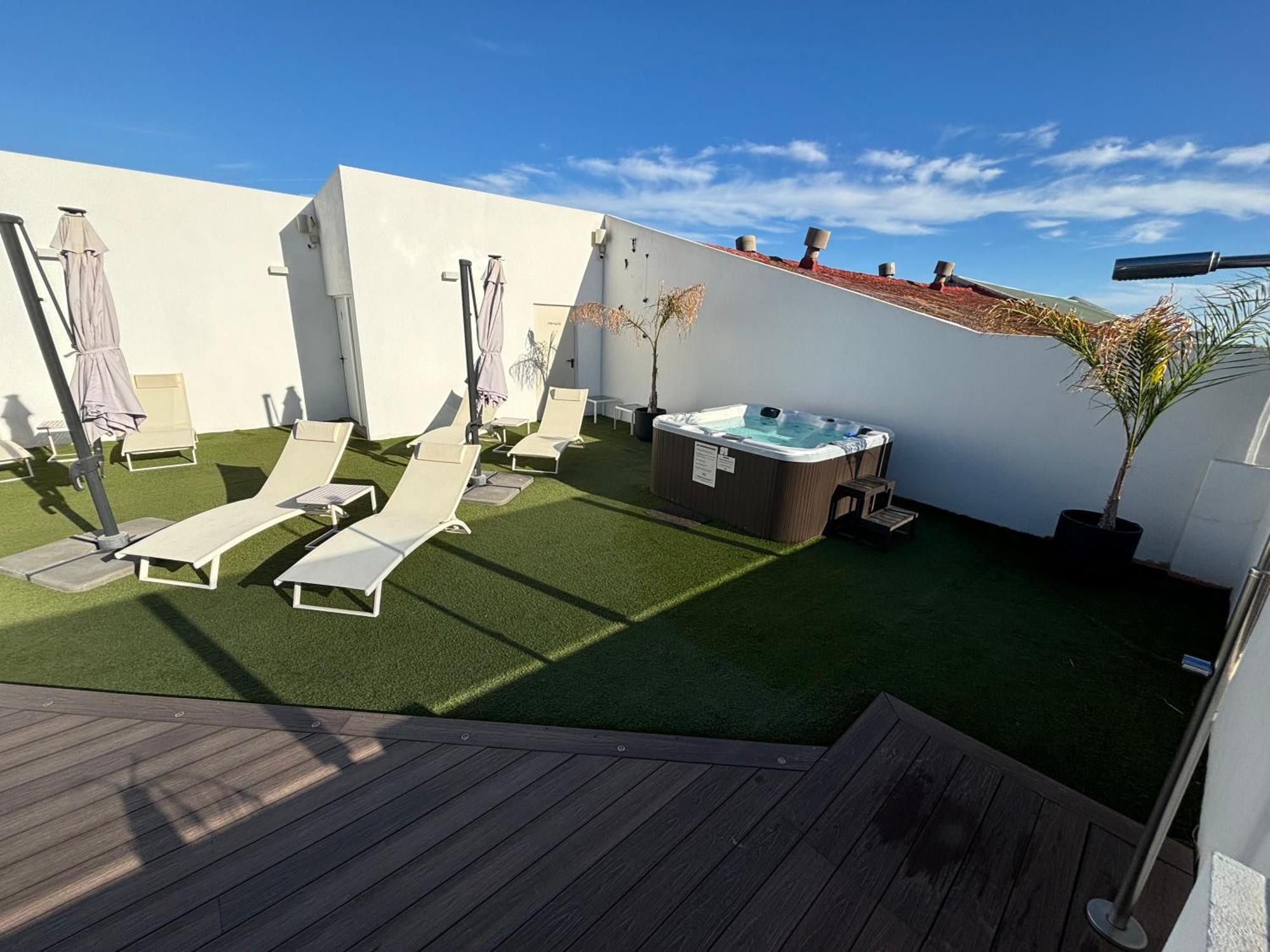 Daos Suites & Terrace 마르베야 외부 사진
